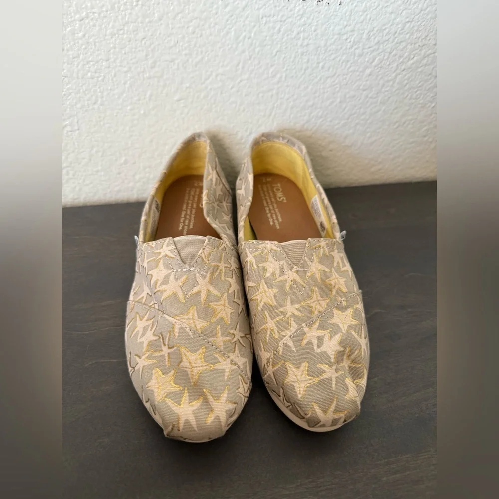Toms Classic Starfish Women’s Slip-On Size 7